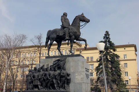 Памятник кутузову