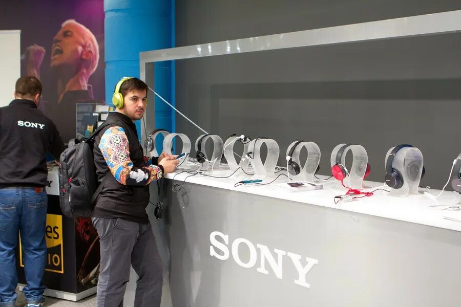 Магазин наушников доктор хед. Доктор head магазин. Новый арбат 15 dr head. Dr head сайт. Доктор хед магазин наушники спб.