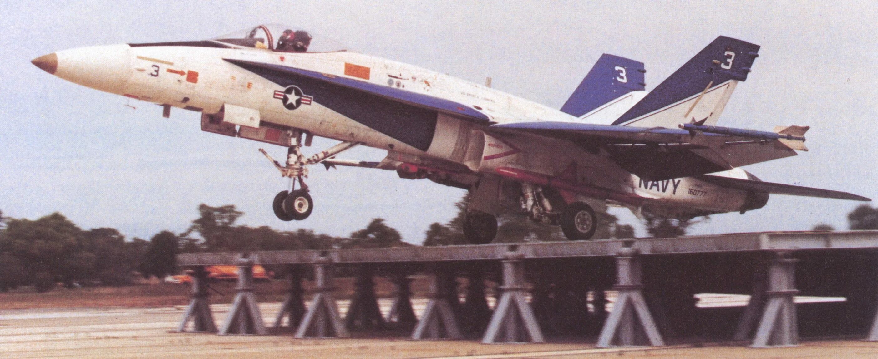 Летные испытания самолетов. Наземного трамплина т-1 миг-29. Взлет с наземного трамплина т-1 миг-29квп. Вертикальный взлёт Хорнет. 22 апреля 1996