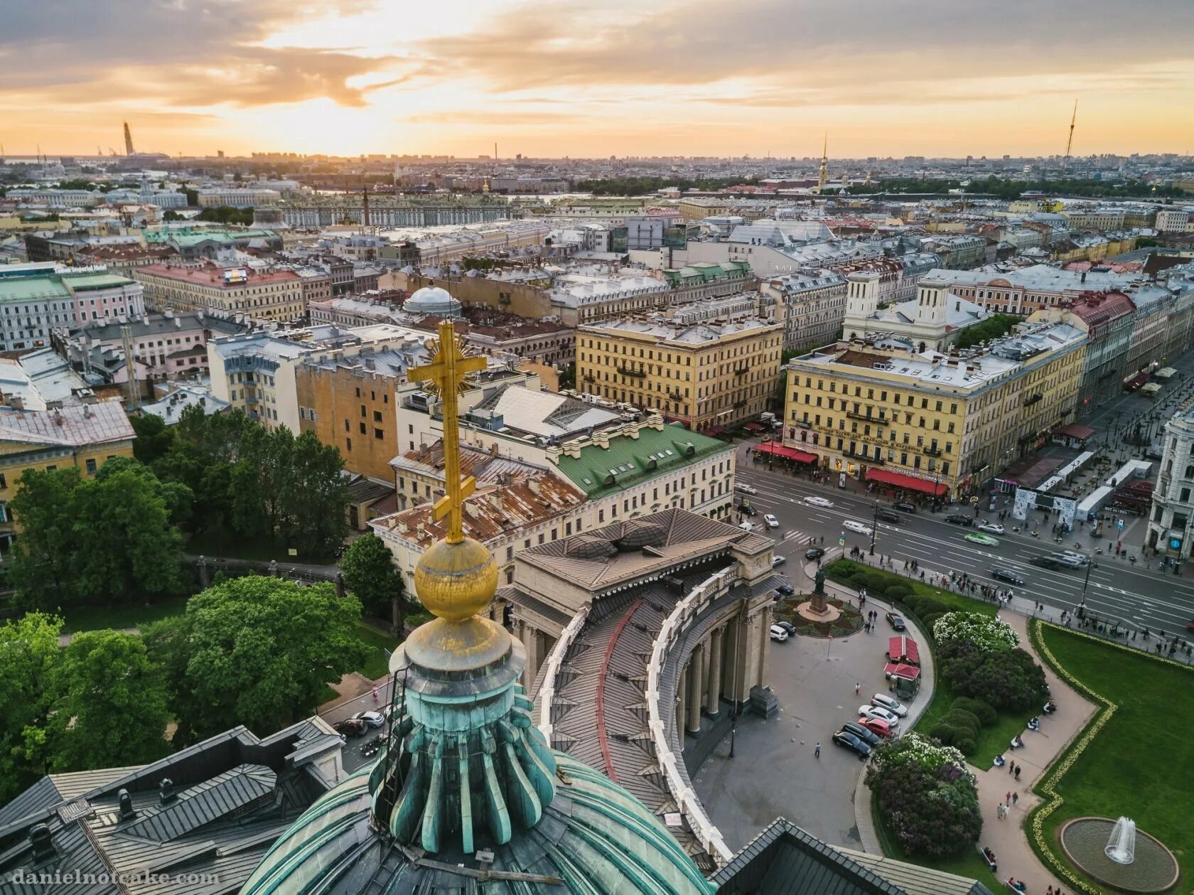 Central санкт петербург. Исторический центр санкт-петербурга. Сан петербург с высоты птичево полета. Central санкт петербург. Центр города спб.