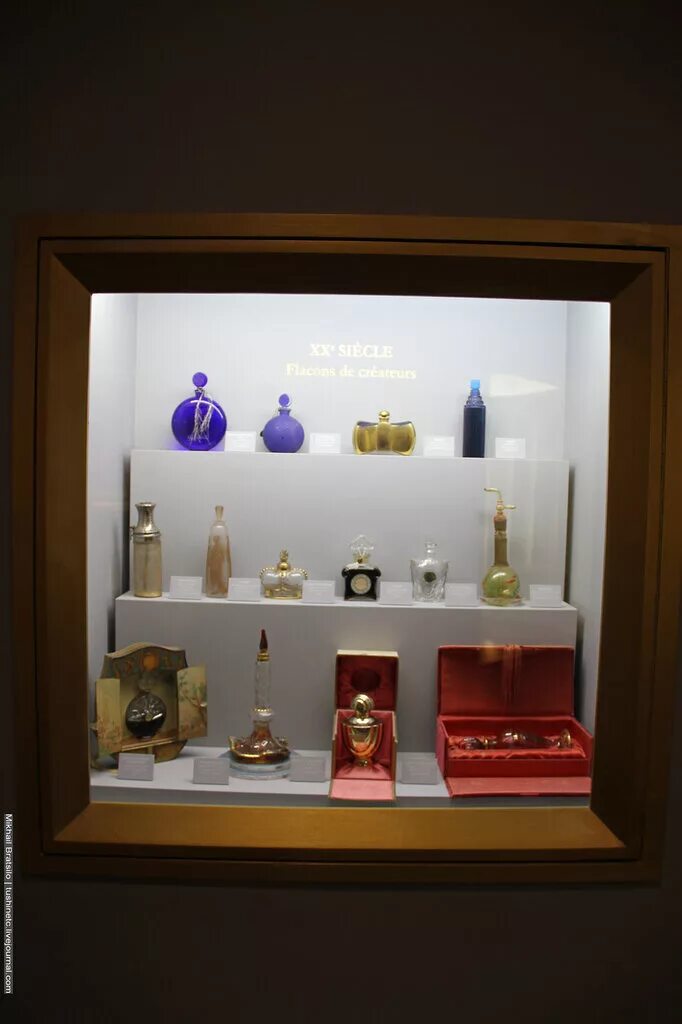 Музей духов в кельне. Московский музей парфюмерии, москва. Московский музей винтажных духов. Музей духов. Музей духов в кельне.