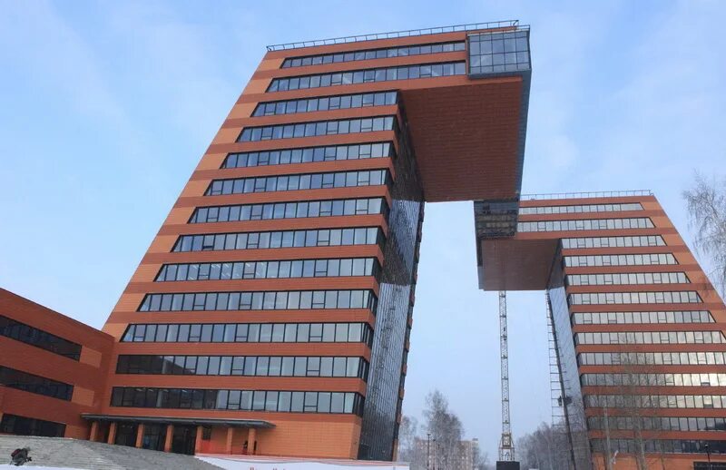 Печать академгородок. Новосибирск центр информационных технологий в академгородке. технопарк академгородок новосибирск зима. наклонные башни академпарка новосибирск. башни технопарка в академгородке.