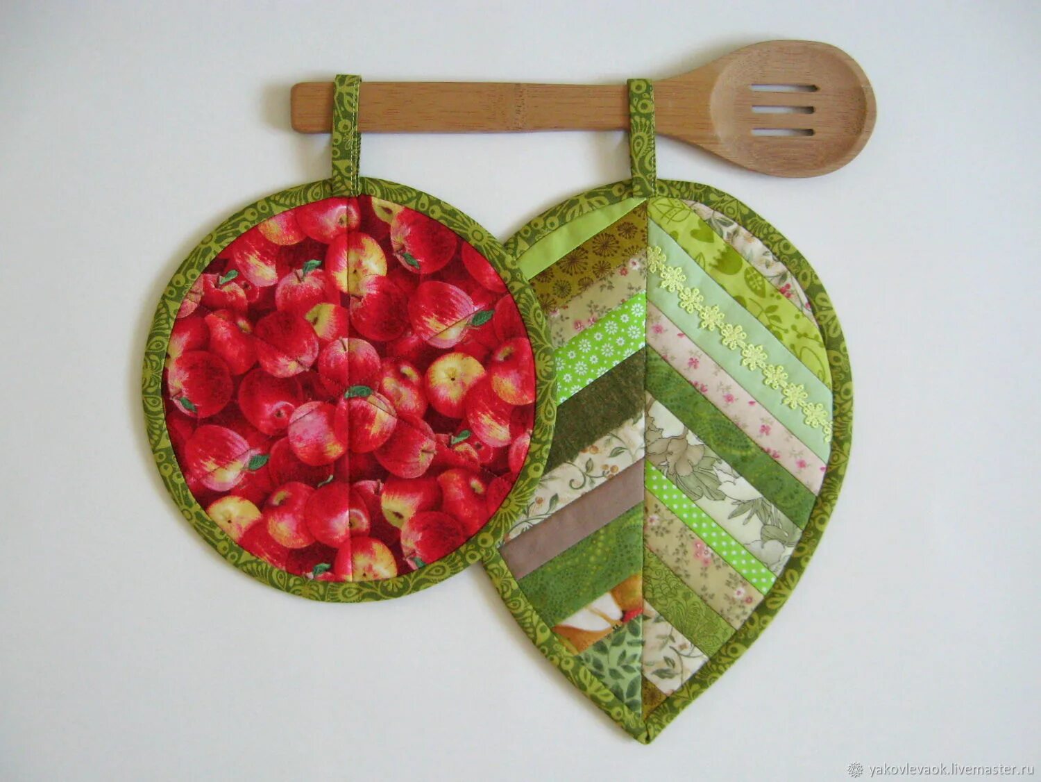 Прихватка яблоко. Прихватки для кухни из ткани. Прихватки. Прихватки с аппликацией. Прихватки для кухни из ткани.