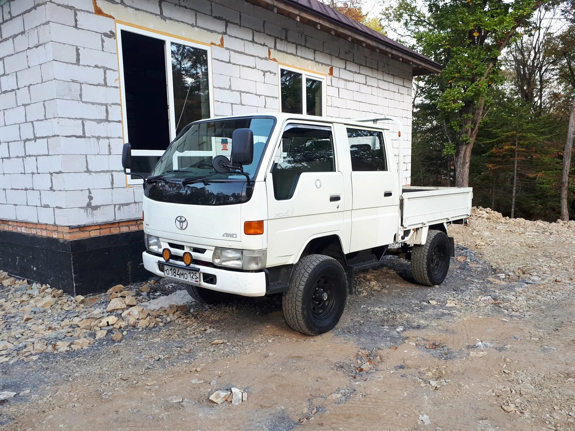 Тойота дюна 4х4 купить. Toyota Dyna 4wd. Toyota Dyna 4x4 двухкабинник. Toyota Dyna 4wd Double Cab. Тойота Тойоайс двухкабинник 4х4.