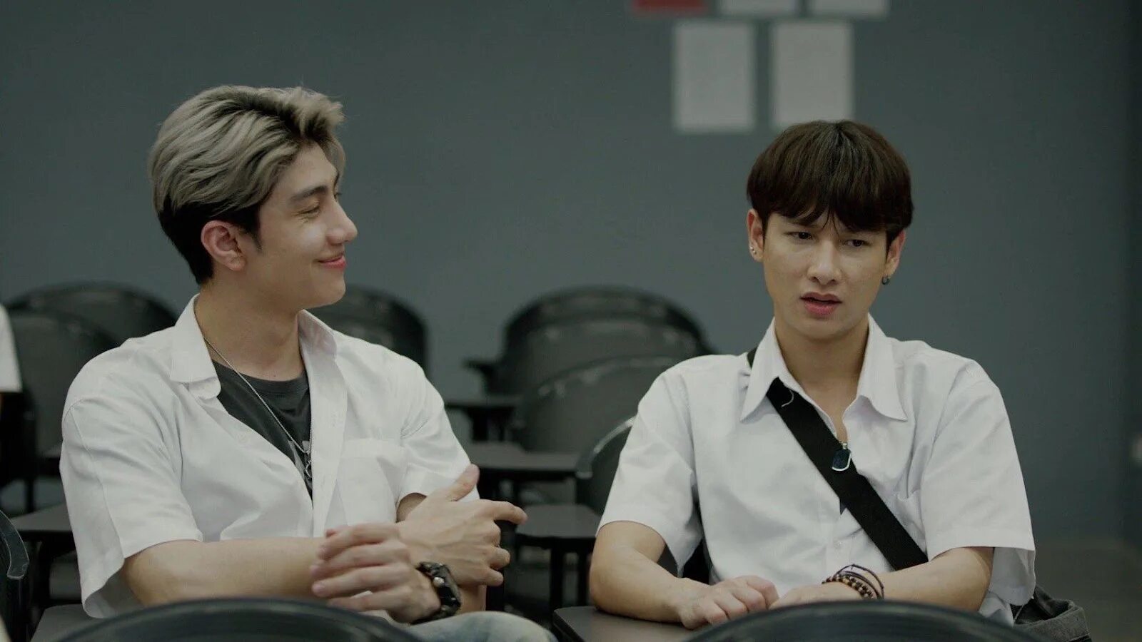 Not me дорама постер. Дорама не я блэк и вайт. Offgun not me. Not me лакорн. Not me лакорн.