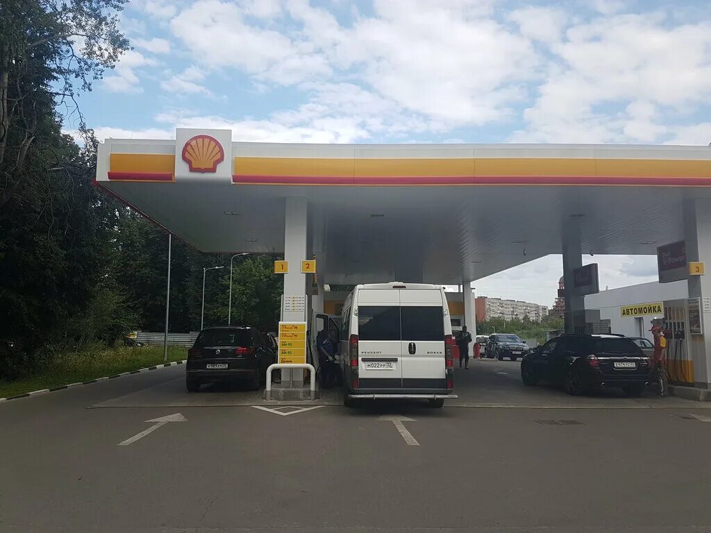 Заправка шелл барсуки. Заправка шелл тула. Shell закрывает свои азс в россии. Шелл в астане. Российские заправки.