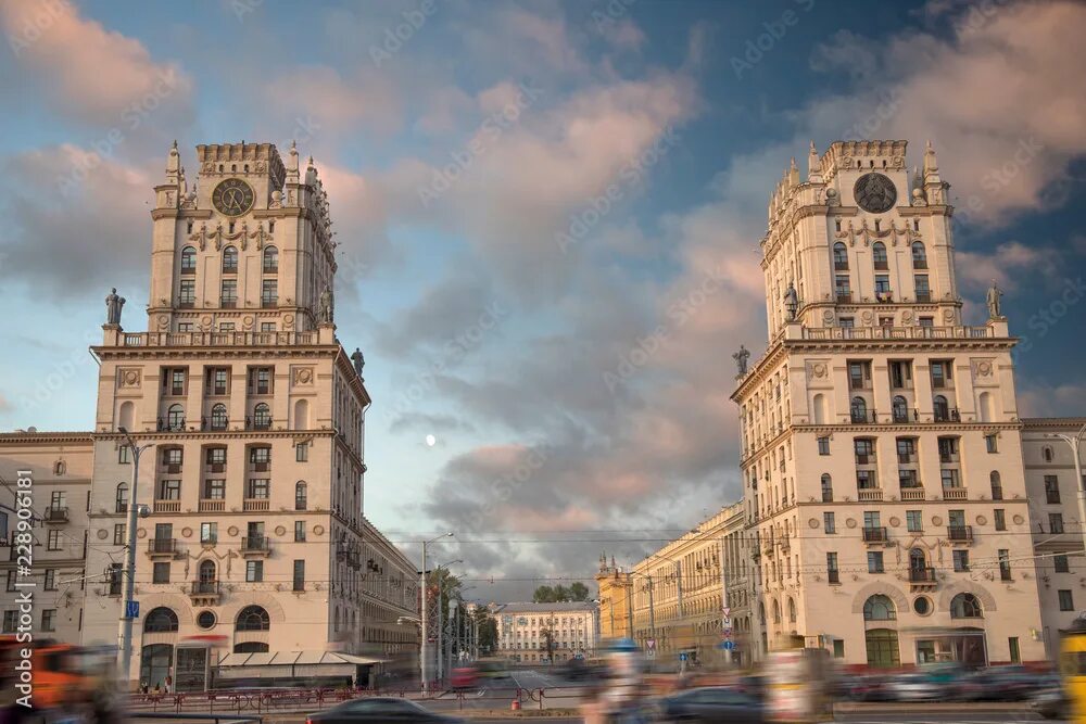 Gates минск. Минск врата города. минские ворота на вокзале. минск врата города слфи. минские ворота сторис.