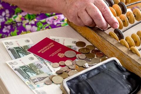 Работающим в августе получат