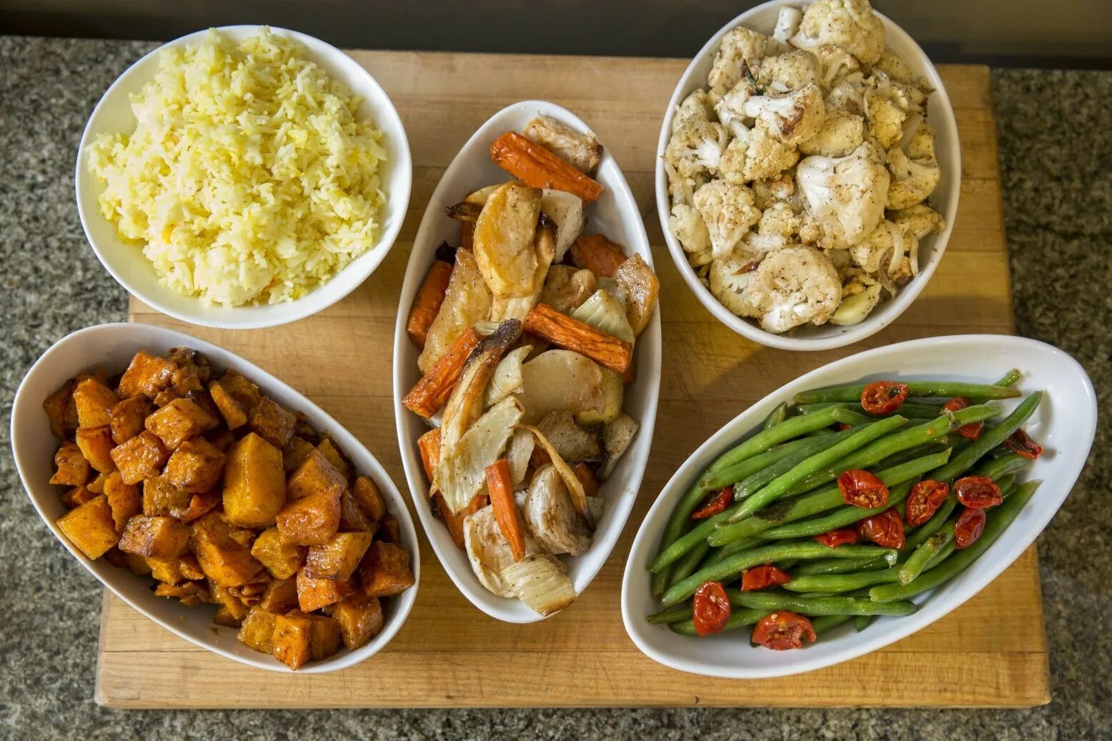 Греческий ужин. Sides in food. Side dish. Нут гарнир. R side dishes.