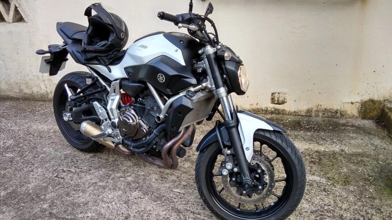 Yamaha mt 07 купить. Yamaha MT 07 2015. Yamaha MT-07 (FZ-07). Yamaha MT-07 белый. Yamaha MT-07 2021.