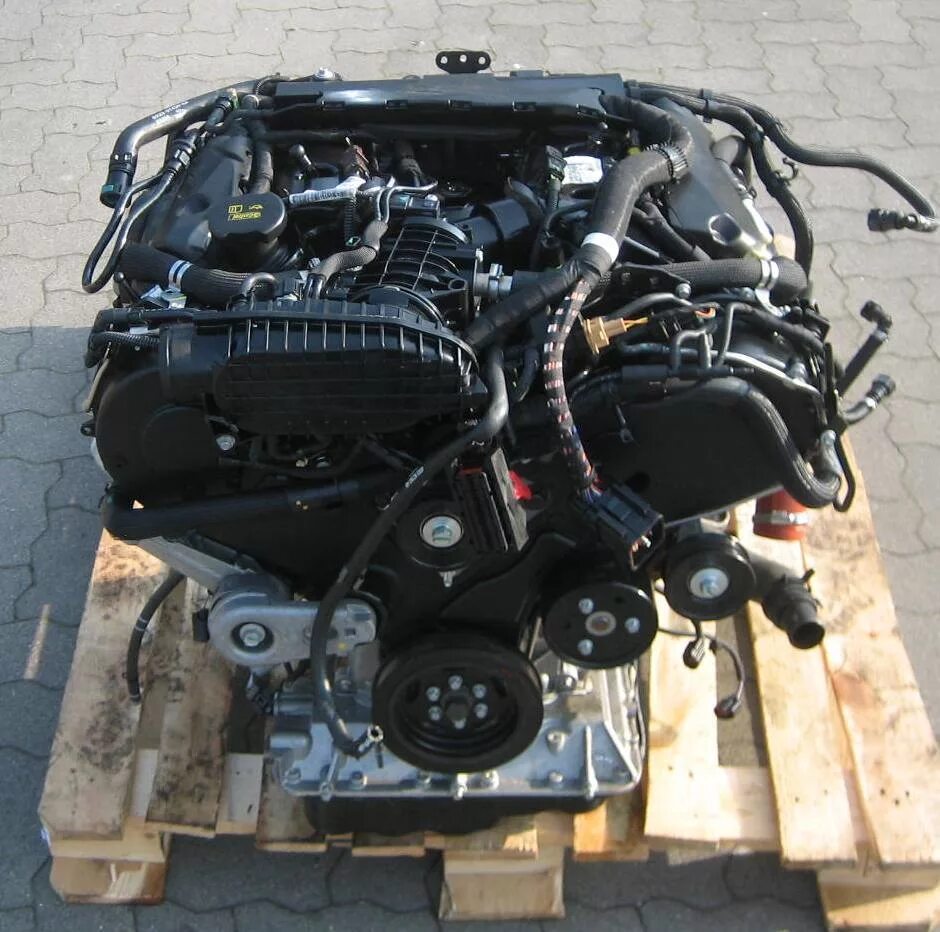 Двигатель 3 л дизель. Мотор Ягуар XF 3.0. ДВС Jaguar XF 3.0 дизель. Diesel ДВС Jaguar XF 3.0. Двигатель Ягуар 3.0 дизель.
