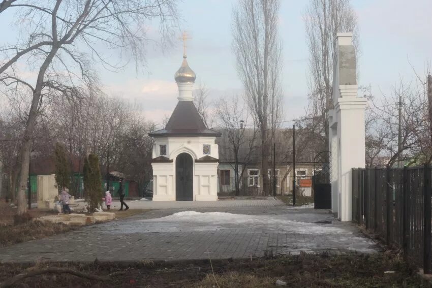 Воронеж лесное кладбище храм всех скорбящих. Церковь михаила архангела (воронеж). Храм всех скорбящих и радость. Лесное кладбище екатеринбург храм. Лесное кладбище воронеж.