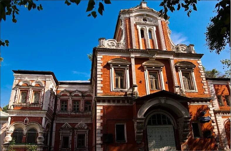 васнецов троицкая церковь на берсеневке. палаты аверкия кириллова на берсеневской набережной. палаты аверкия кириллова. российский нии культурного и природного наследия им д с лихачева. усадьбы замоскворечья.