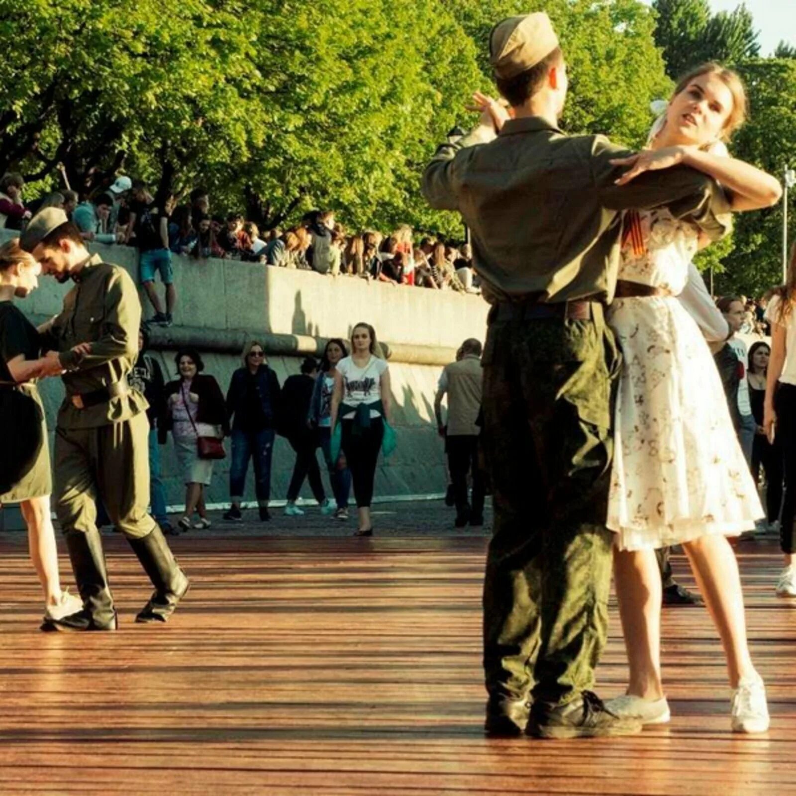 Военный вальс танец
