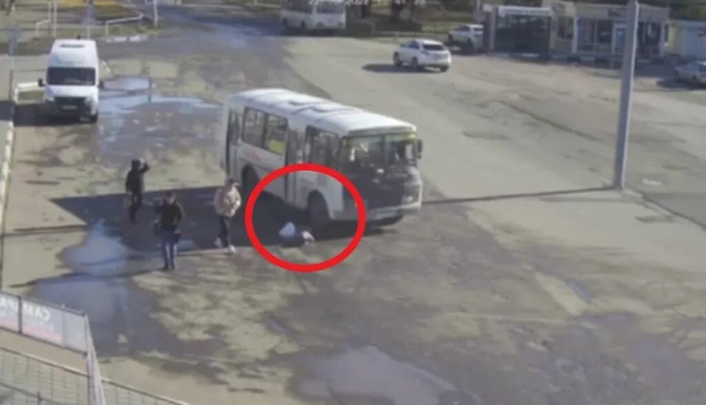 Аварии с автобусом в Оренбурге. Тюмень сбили пешехода мальчика водитель автобуса.