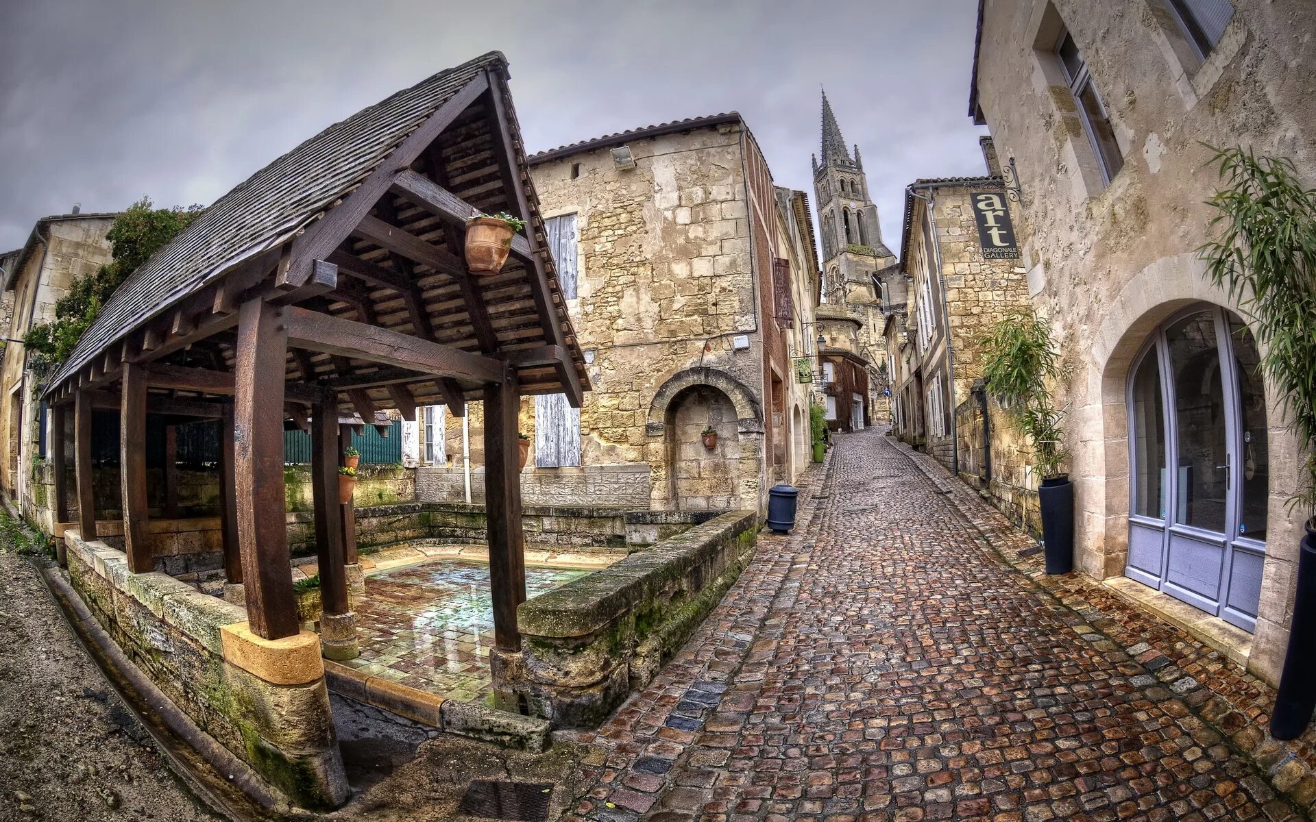 This old town. Старинная улочка мощеная во Франции. Сент-Эмильон Франция. Старинные каменные улочки Европы. Средневековые каменные улицы города Сербии.