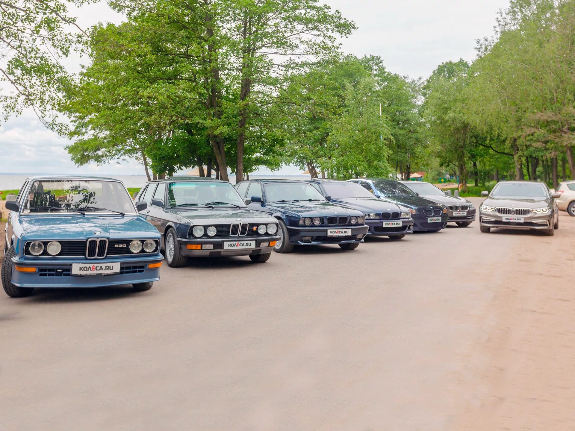 Бмв 5 поколения. БМВ поколения е12. BMW 5 Generations. БМВ 5 универсал поколения.