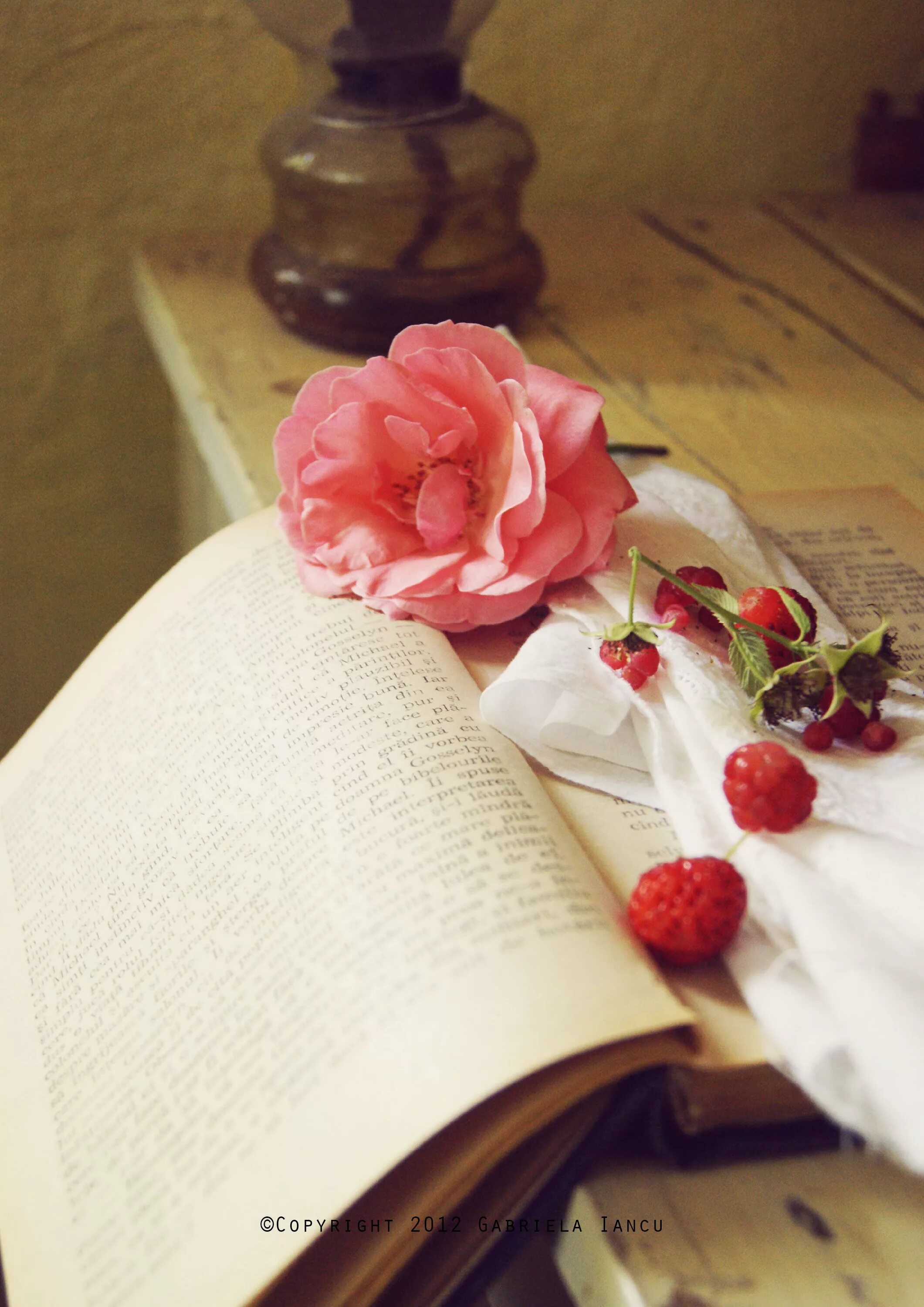Книга цветы. Книга цветы. Книга цветы. Красивые книги с цветами. Книга цветы.