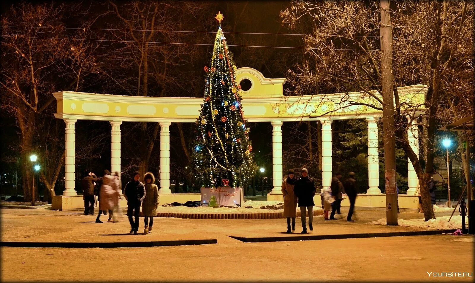 Площадь черкесска. Черкесск аллея Первомайская. Город Черкесск 2022. Черкесск ул Первомайская парк. Достопримечательности Черкесска парк.