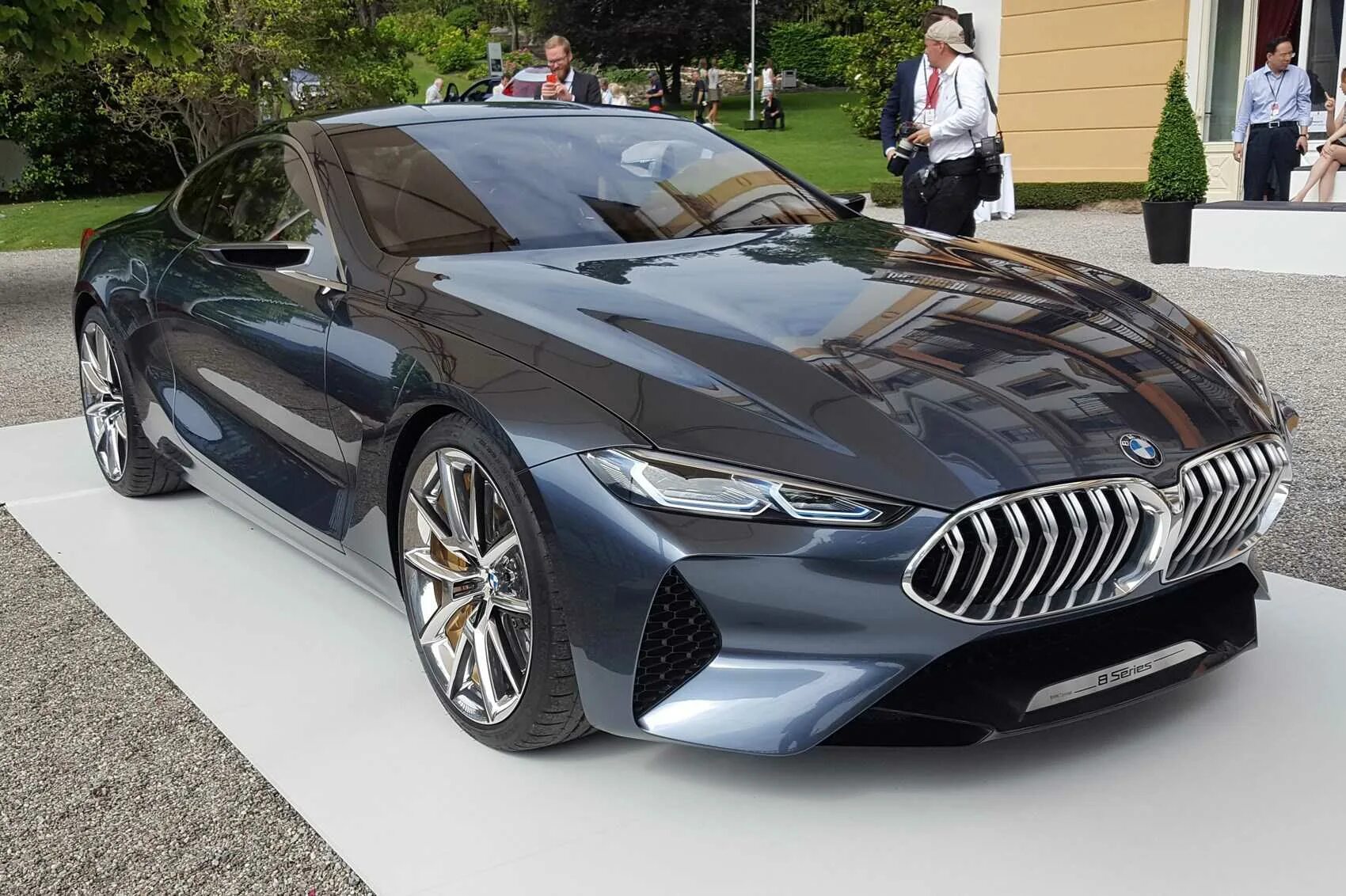 Бмв новый россия. BMW 8 2018. Новая БМВ 8. BMW x8 2018. BMW 8 Coupe 2018.