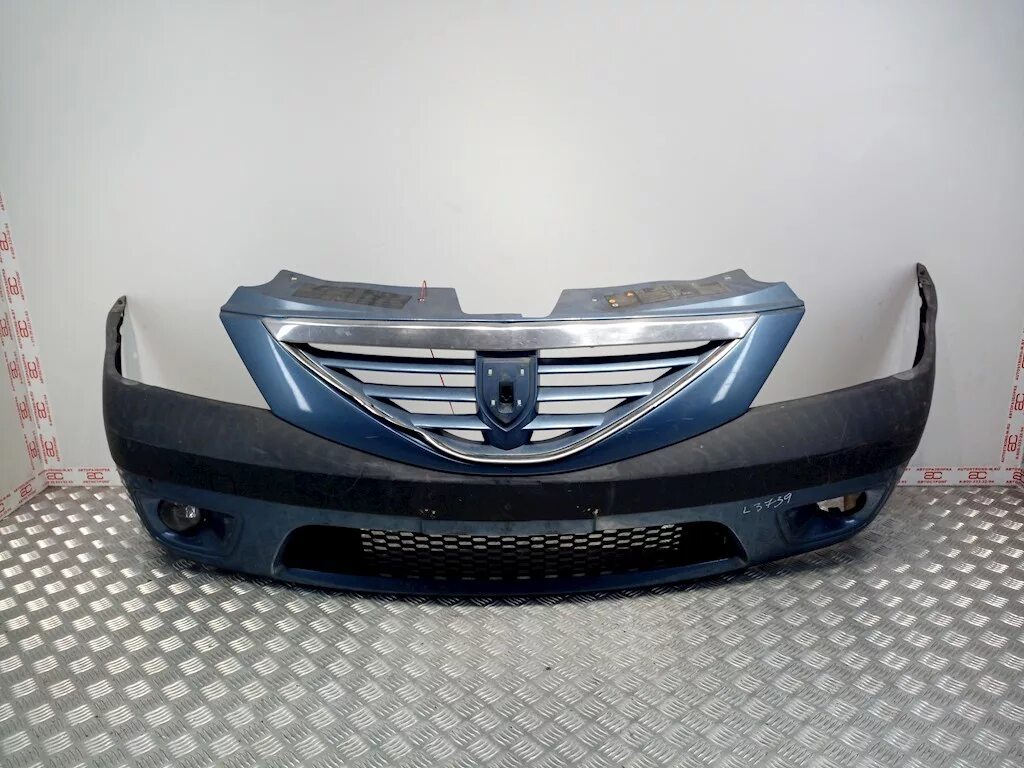 Бампер передний в цвет кузова в наличии на Renault Logan I фаза 1 (2004-2010)
