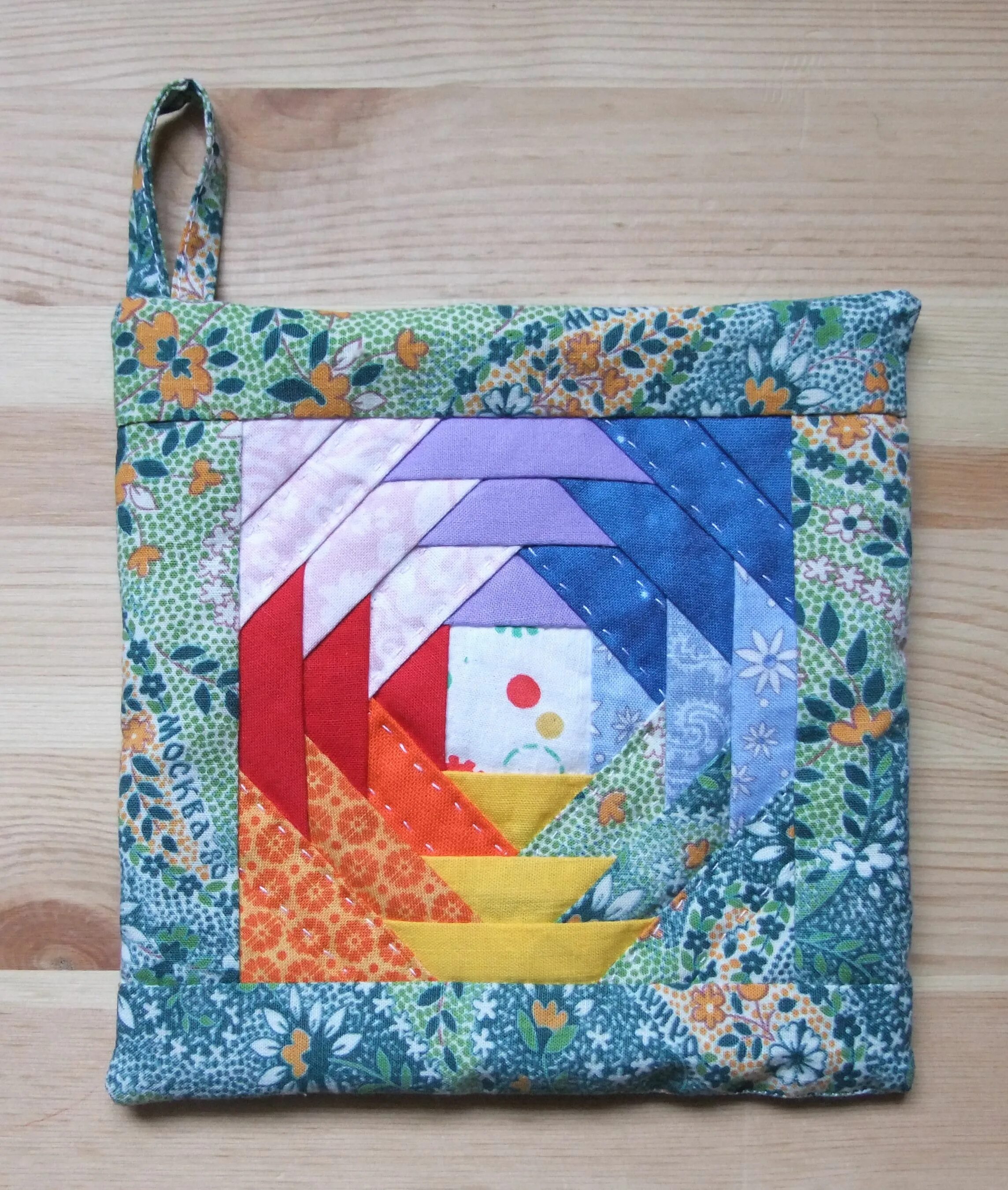 Изделие в технике лоскутного шитья. Шитьё из лоскутков для начинающих пэчворк.