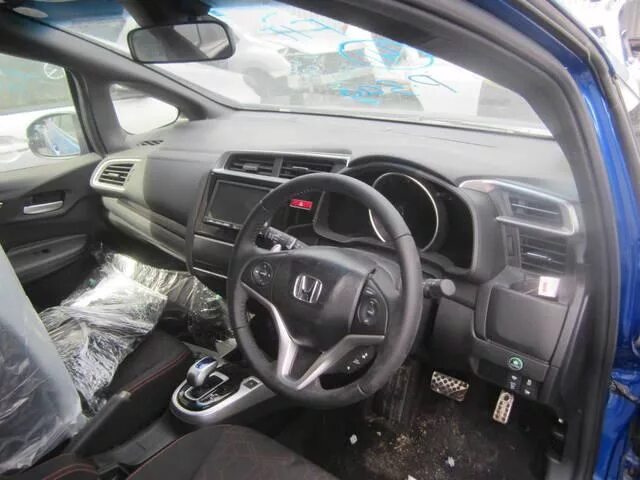 Honda fit shuttle hybrid 2011. Honda fit sport 2007. Хонда фит 2004 салон. Торпеда хонда фит. Торпеда хонда фит.