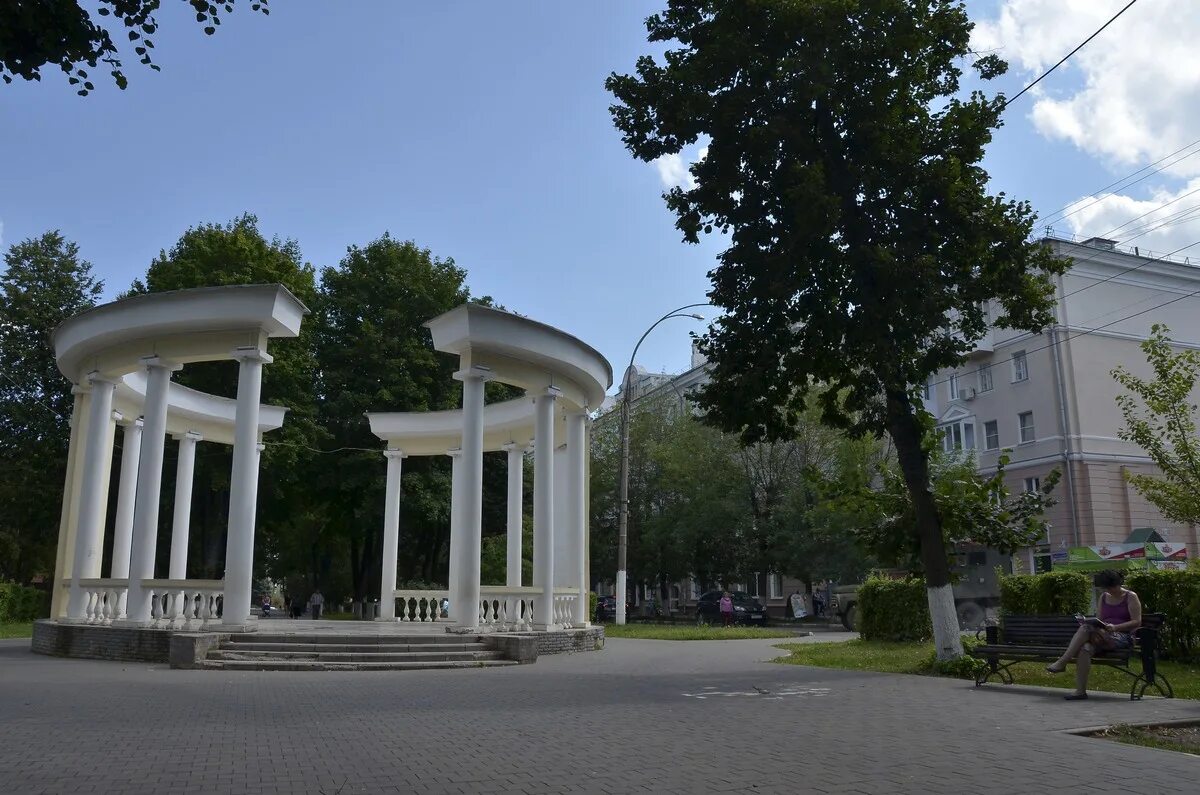 Сайт г новомосковск. Новомосковск Тульская область центр города. Парк в Новомосковске Тульской области. Ротонда в Новомосковске Тульской. Россия Тульская область Новомосковск сквер Пушкина.