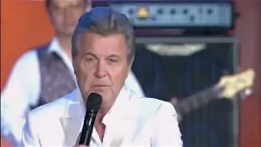 Лев лещенко 1971. Лев лещенко не плачь девчонка. Лещенко плачет. Лев лещенко 1970. Лев лещенко 1971.