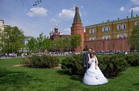 Песня александровский сад
