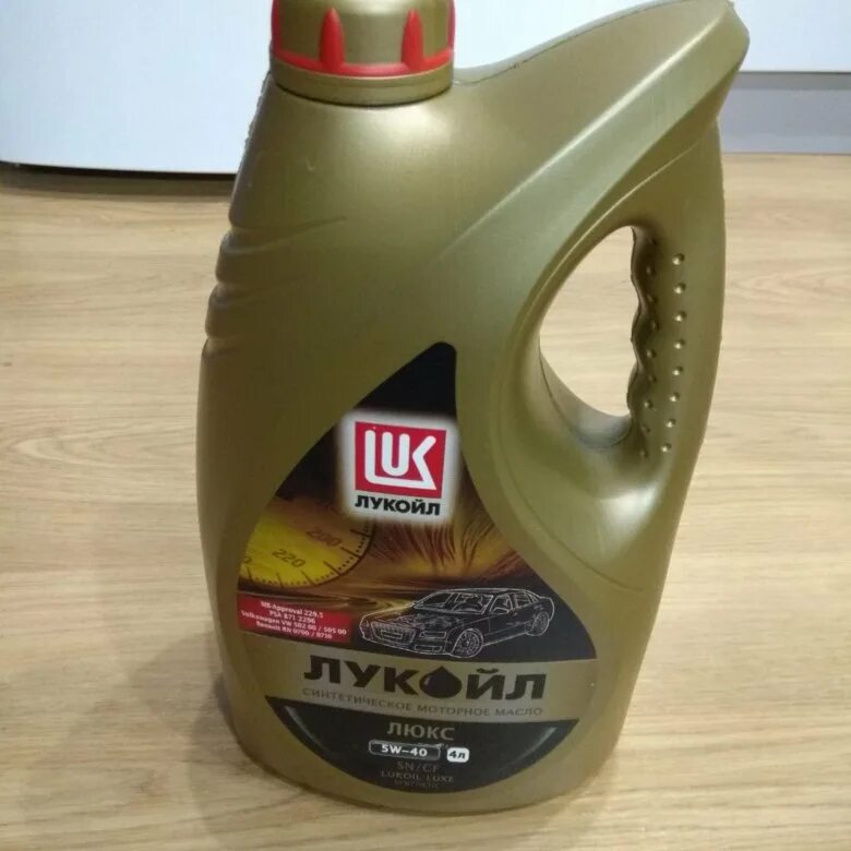 Моторное масло лукойл sn cf. Lukoil 5w40 синтетика. Лукойл Luxe Synthetic 5w-40. Luxe 5w40 синтетика. Масло Лукойл 5w40 синтетика.