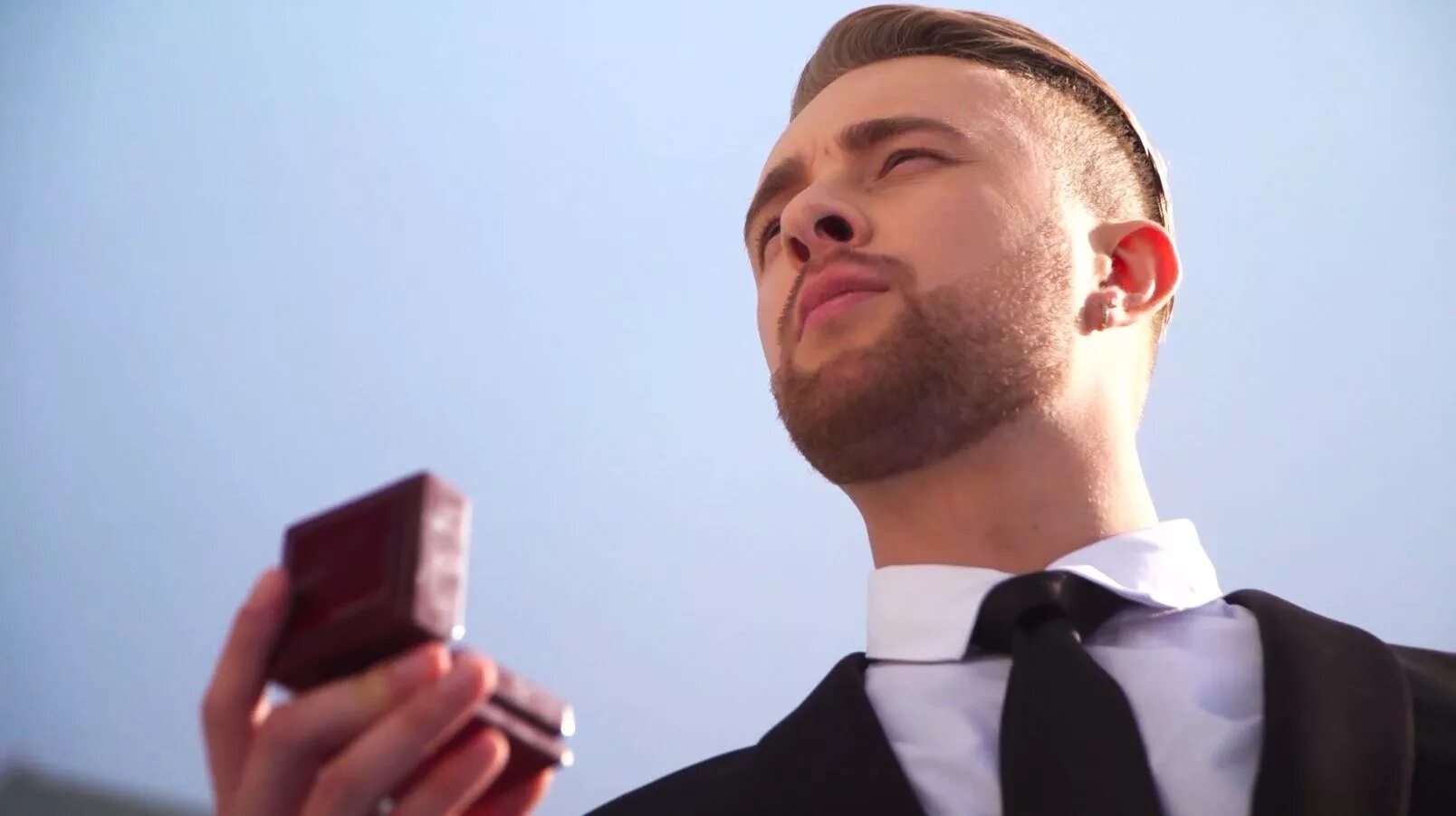 Save dat крид. Save dat крид. Creed band. Lil dicky save dat money actress. Save dat крид.