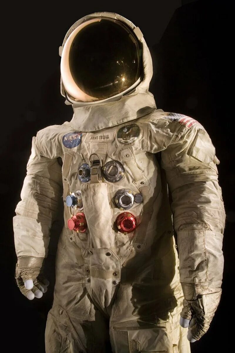 Как выглядит скафандр. Скафандр apollo a7l. скафандр аполлон 11. apollo 11 neil armstrong.