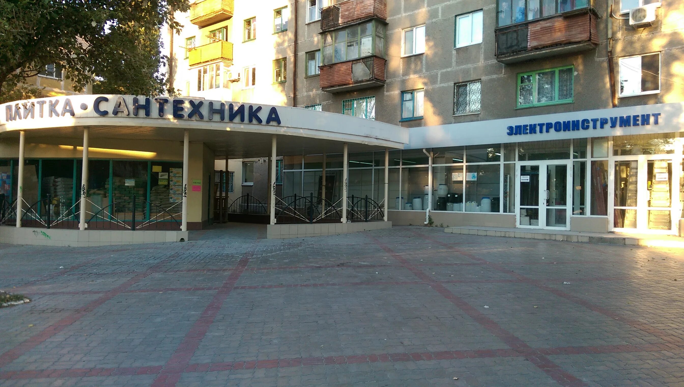 Мариуполь проспект мира разрушения. Мариуполь центр 2022 год. Мариуполь сейчас восстановление. Восстановление городов донбасса. Мариуполь сейчас стройка.