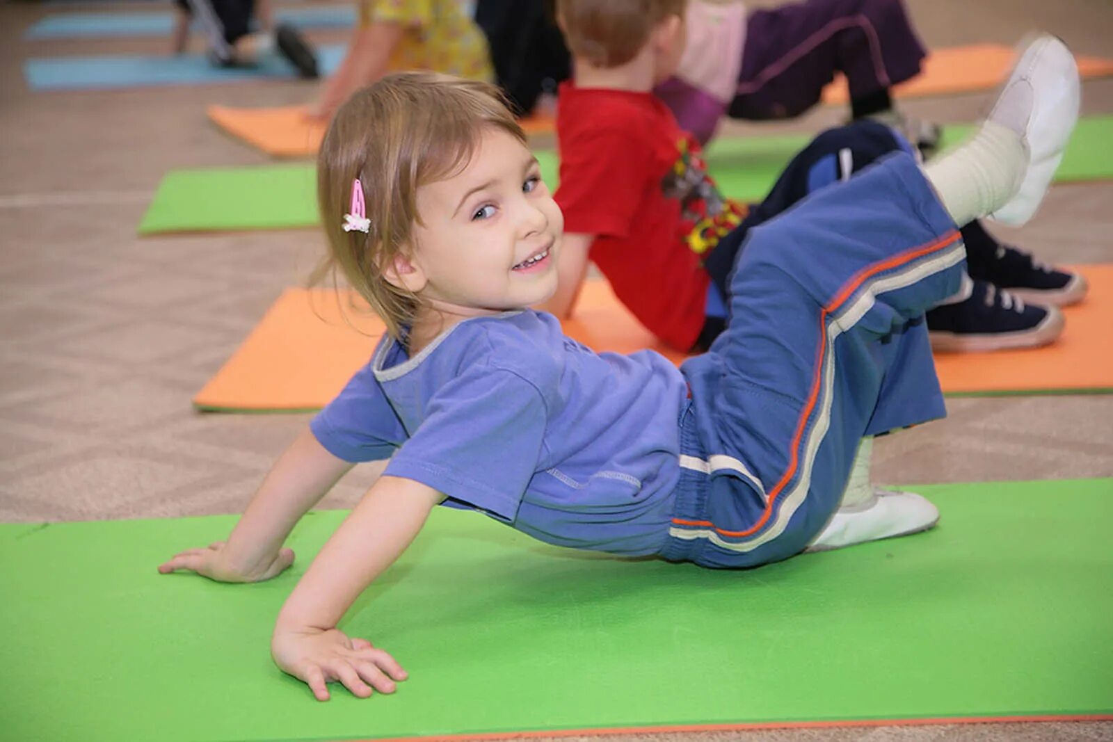 Детский фитнес. Спортивная зарядка для детей. Физкультура для малышей 3-4 лет. Спортивные занятия для детей от 1 года. Сюжетные утренние гимнастики