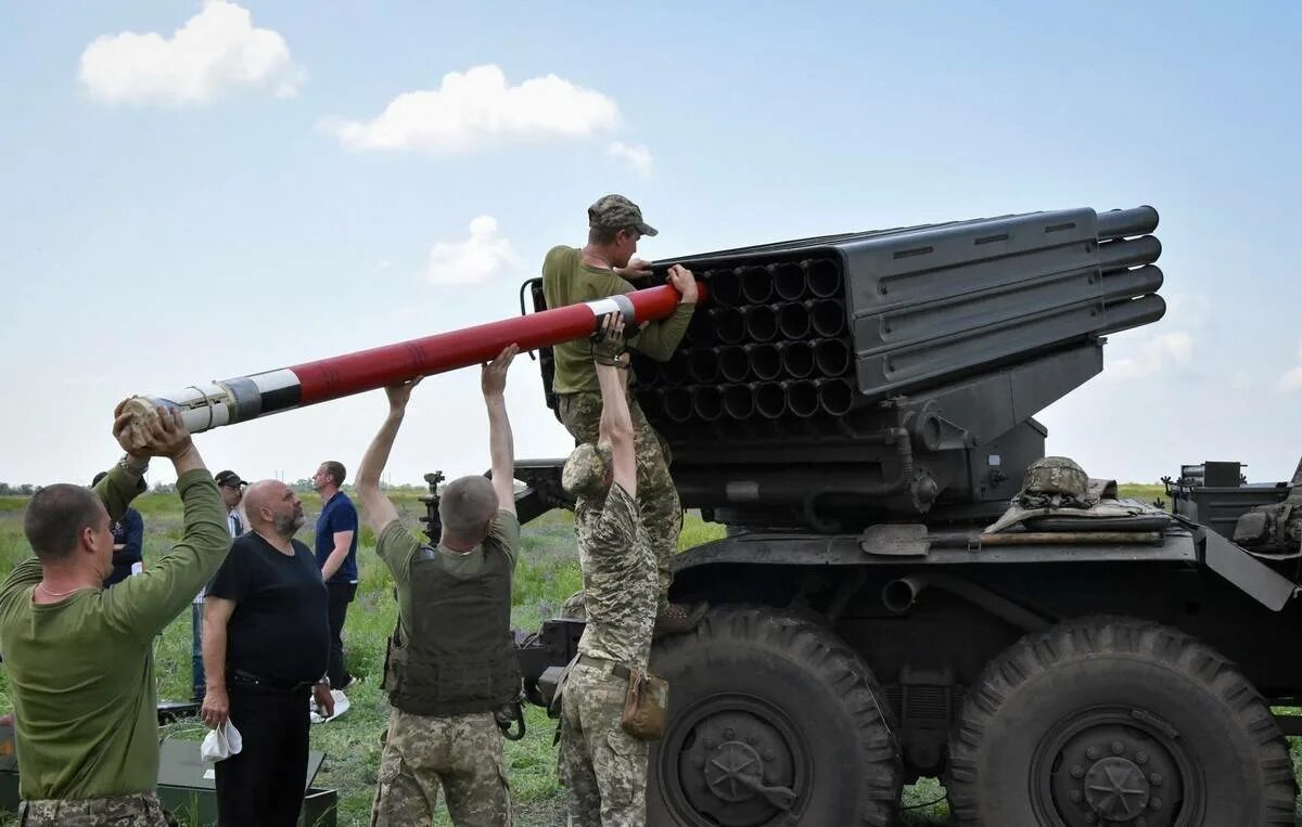 Ракеты 122 мм. Снаряд БМ 21 град. 122 Мм РСЗО БМ-21 град. Снаряд РСЗО град. РСЗО БМ-21 снаряд.