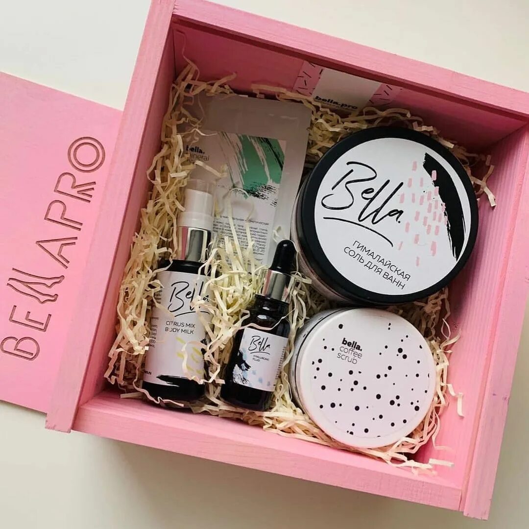 коробки с косметикой. букет из косметики. набор косметики в коробке. коробка для косметики. подарочные наборы в коробках косметика.