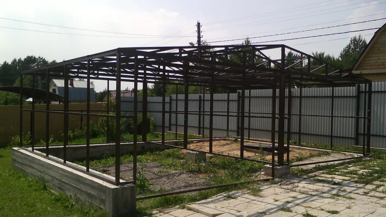 Строим из профильной трубы. Каркас ангара из профильной трубы 100х100. гараж из профтрубы 100 на 100. металлический каркас из профильной трубы. каркас из профильной трубы.