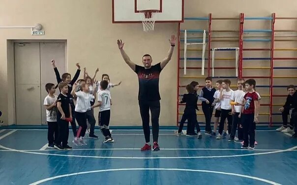 Школа дачная. Физкультура. учитель физкультуры. старт физкультура. школа 554 учителя физкультуры.