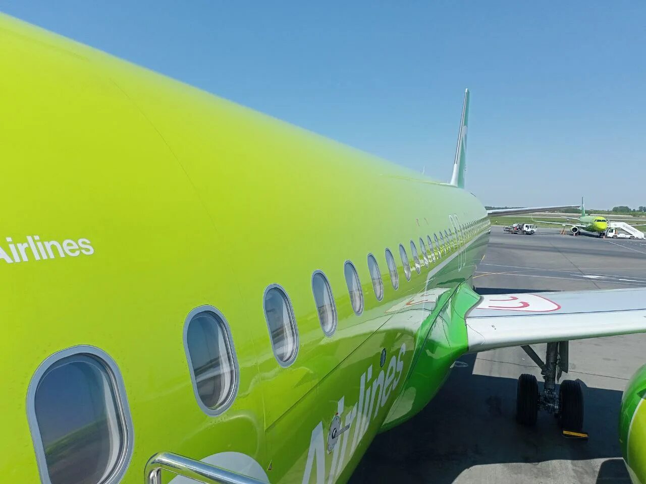 S7 airlines новосибирск. S7 Airlines. S7 Новосибирск. Самолет s7. 737-800 S7.