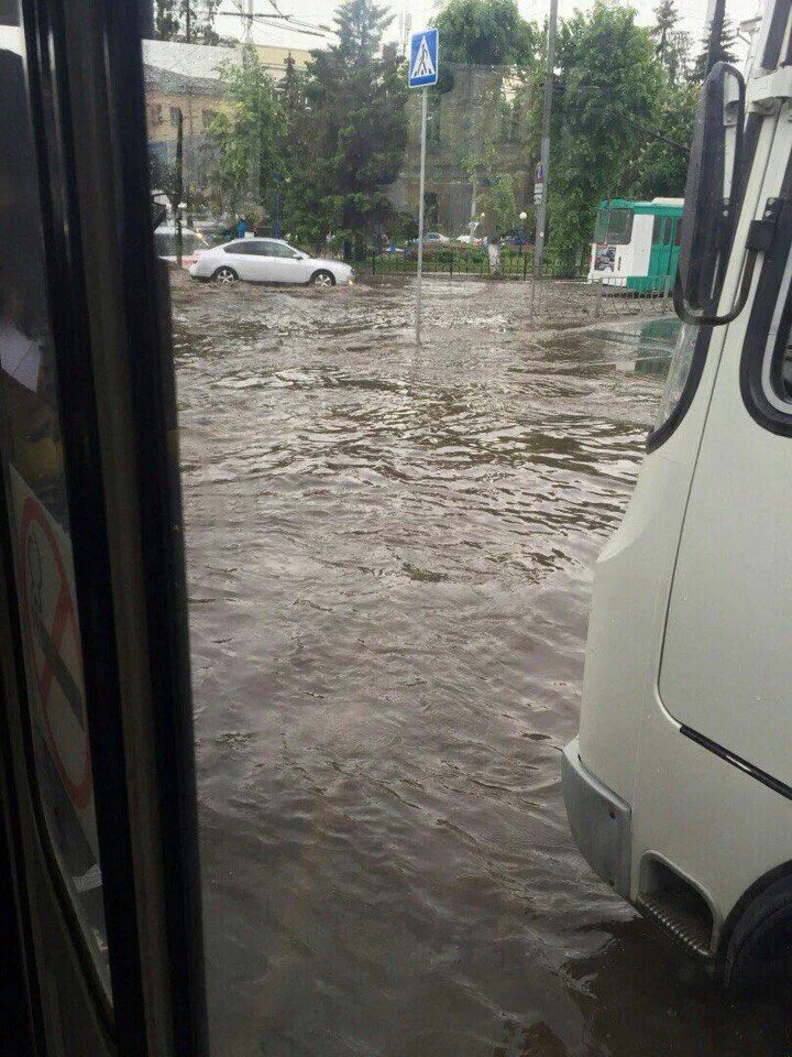 вчерашнего ливня. потоп новое измайлово балашиха. ливень в москве 5 июля 2022. ночной ливень. потоп в москве 2022.