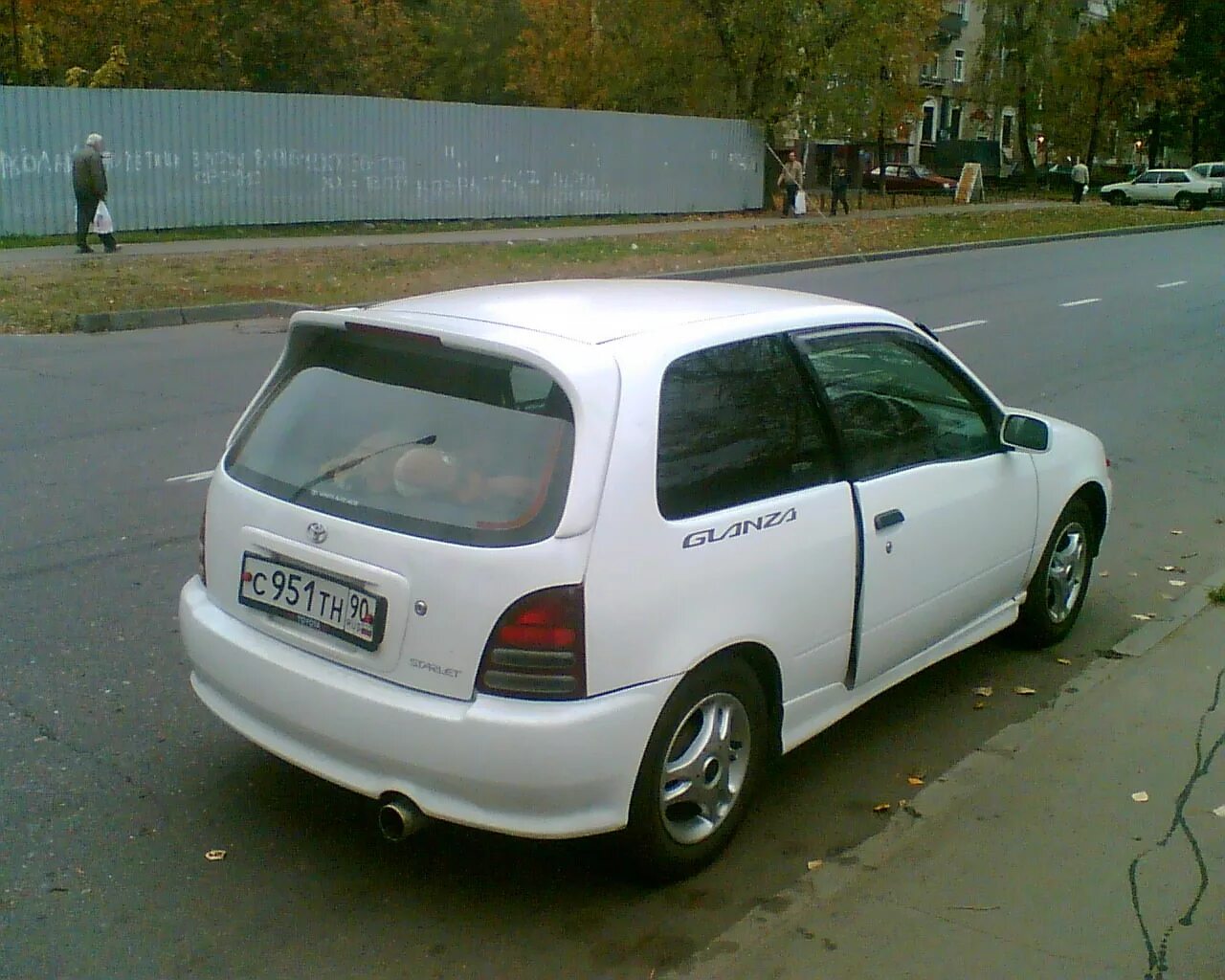 Toyota starlet glanza v. Тойота старлет новосибирске. Toyota starlet 2003. Toyota starlet 2004. Тойота старлет 1994 года.