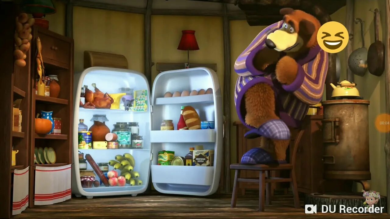 Маша и медведь кошки. Маша и медведь холодильник. Дом мишки из Маша и медведь внутри. Маша и медведь холодильник медведя. Дома из мультфильмов.