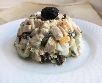 Салат с курицы огурцов чернослива
