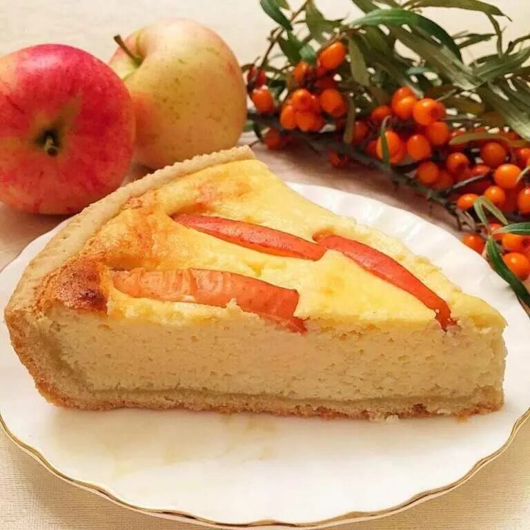Рецепт самого вкусного пирога. Яблочно твороженный пирог. Пирог творожник. Яблочный пирог с творогом. Пирог с творогом и яблоками.