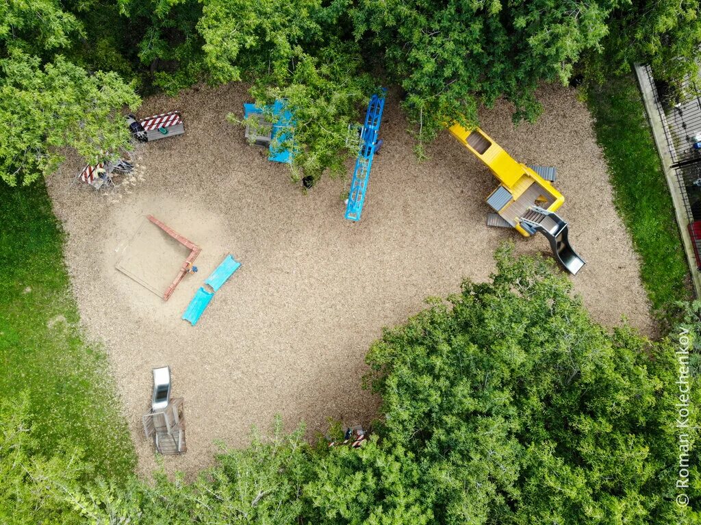 детская площадка вид сверху. детская площадка вид сверху. детские площадки вид сверху. детская площадка сверху. парк ходынское поле детская площадка вид сверху.