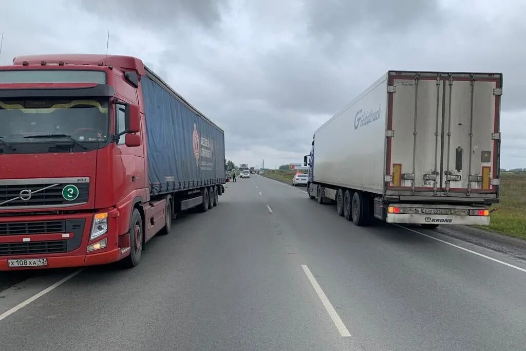 открытая фура. грузовики новосибирск. грузовики новосибирск. грузовики новосибирск. рено мидлум 2018.