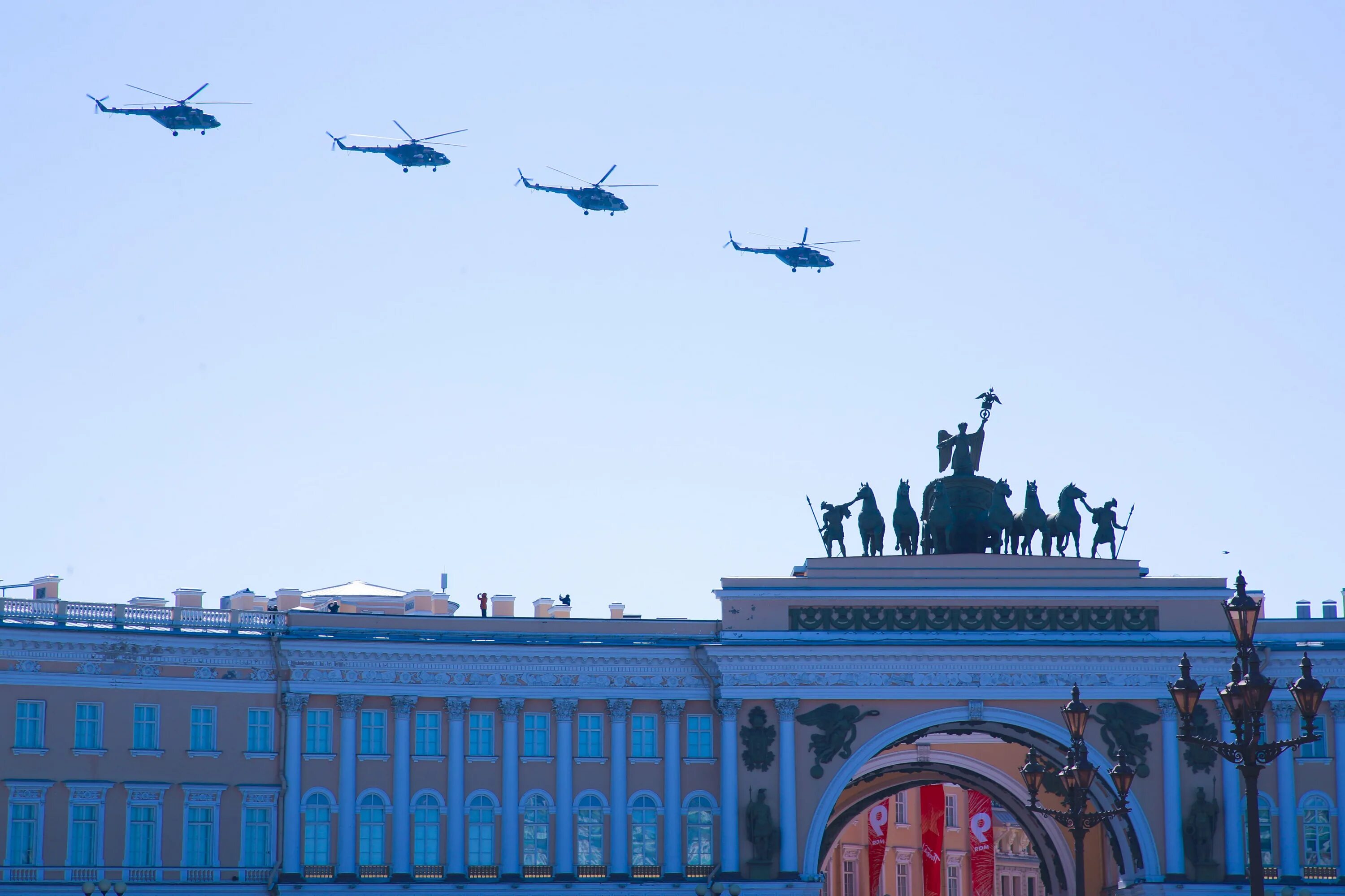 7 мая в петербурге. Парад дронов в санкт-петербурге. парад самолетов на 9 мая. парад победы на дворцовой площади 2025.