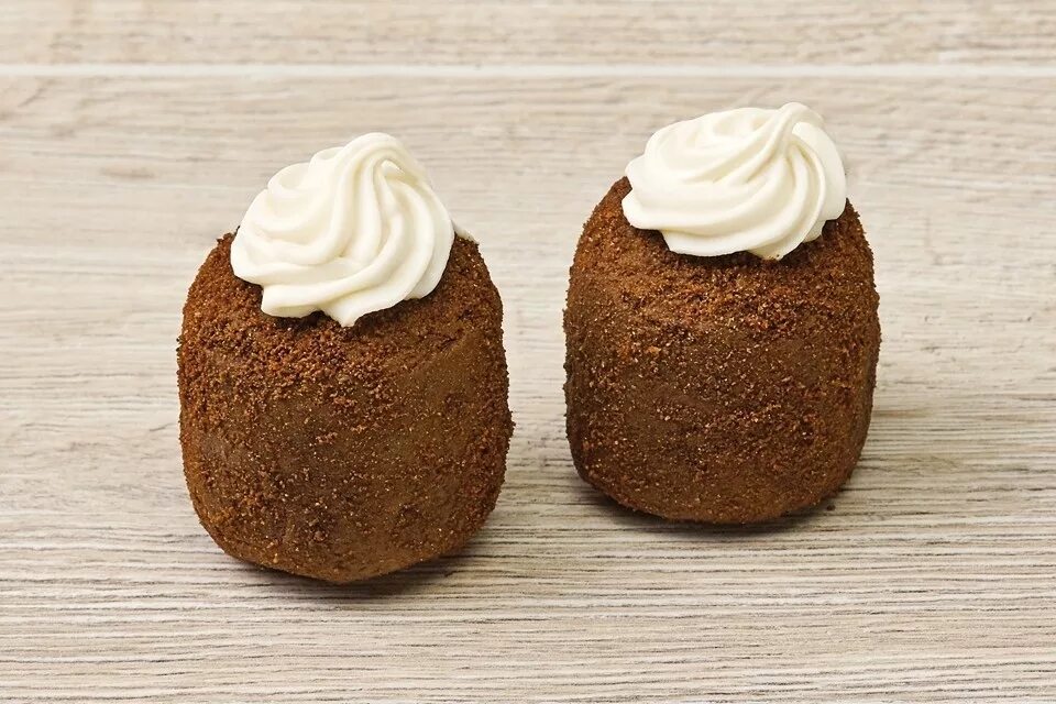 картошка с вареной сгущенкой рецепт. сладкая картошка пирожное. пирожное картошка ссср. птроженное картошечка. процесс приготовления пирожного картошка.