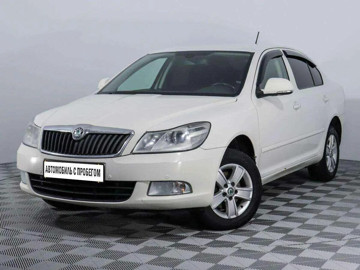 Купить октавию с пробегом в спб. Шкода Октавиа 2011 белая. Skoda Octavia 2018. Skoda Octavia 2021 белая. Skoda Octavia 29.